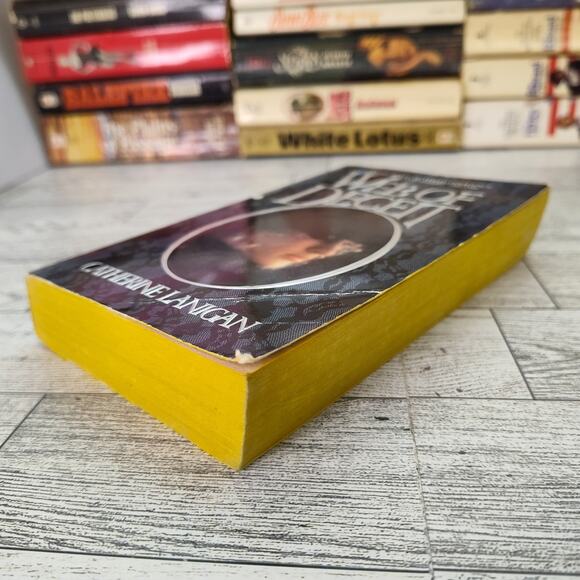 WEB OF DECEIT Catherine Lanigan‎ 1987 First Avon Printing Paperback - Picture 9 of 12